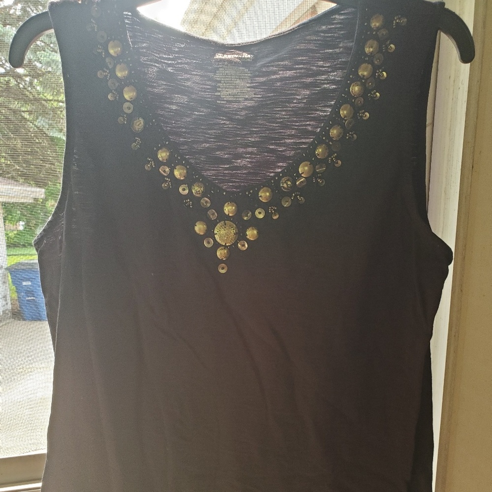 Sleeveless womans blouse